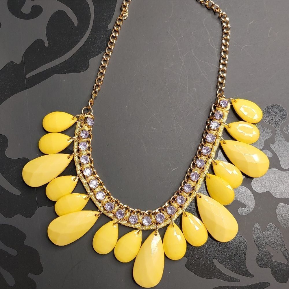 Yellow Drop Rhinestone Chain Necklace - Picture 4 of 5